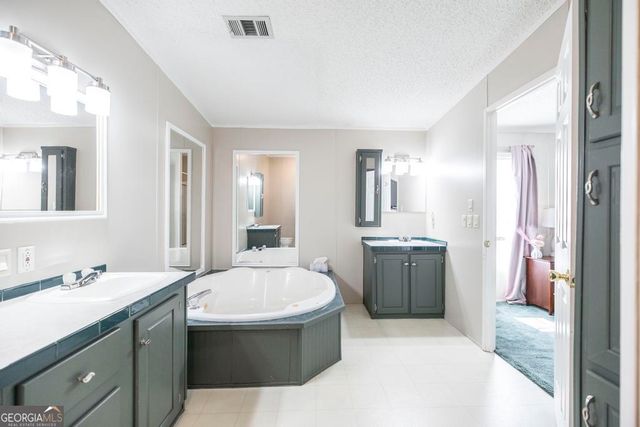 205 Arrlington Bend, Byron, GA 31008