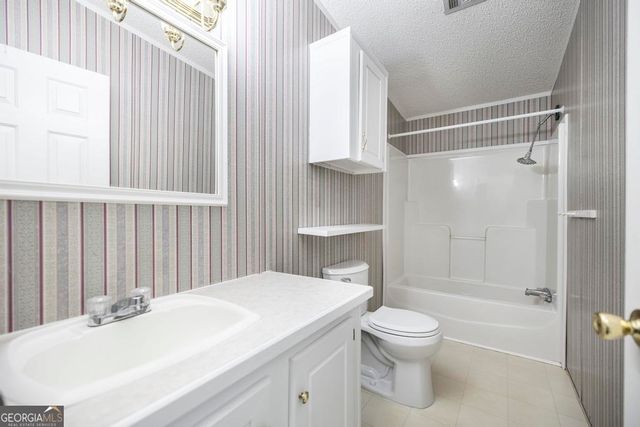 205 Arrlington Bend, Byron, GA 31008