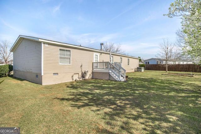 205 Arrlington Bend, Byron, GA 31008