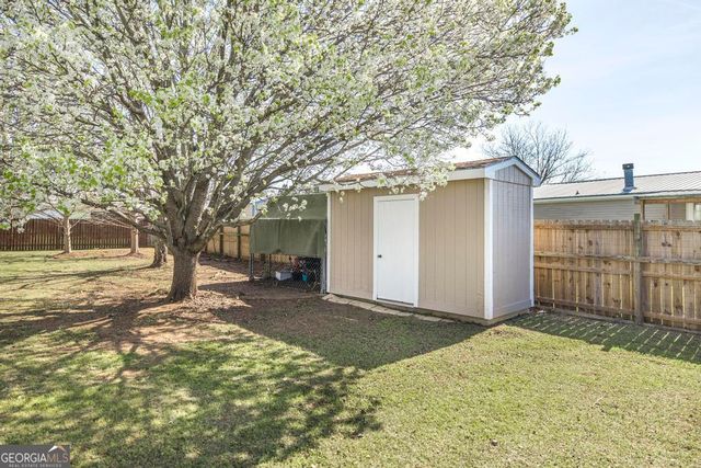 205 Arrlington Bend, Byron, GA 31008