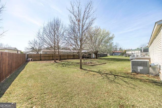 205 Arrlington Bend, Byron, GA 31008