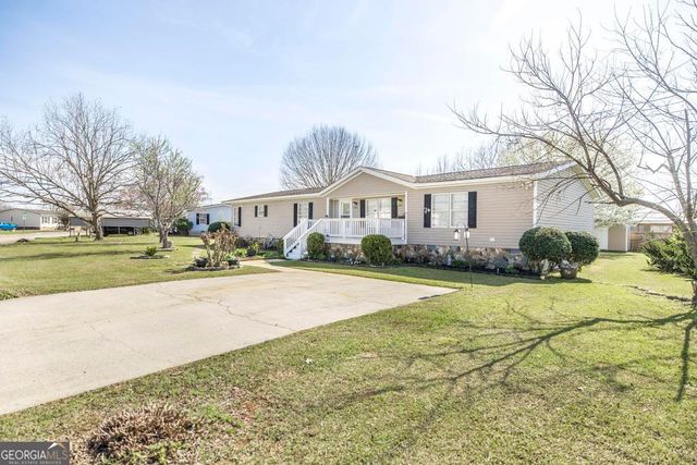 205 Arrlington Bend, Byron, GA 31008