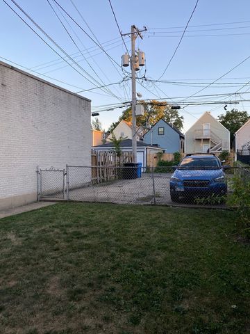 3013 W Belmont Avenue, Chicago, IL 60618