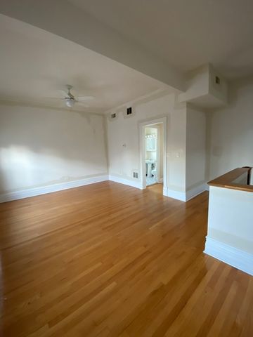 3013 W Belmont Avenue, Chicago, IL 60618