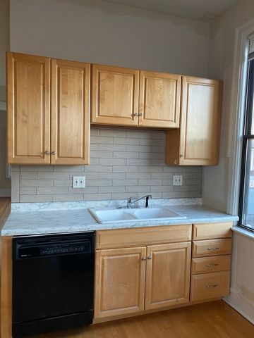 3013 W Belmont Avenue, Chicago, IL 60618
