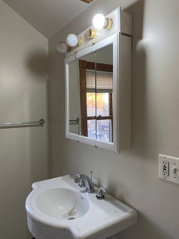 3013 W Belmont Avenue, Chicago, IL 60618