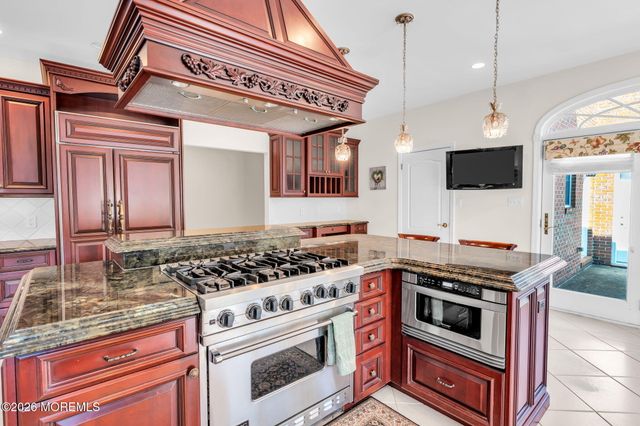 1374 Cabernet Court, Toms River, NJ 08753