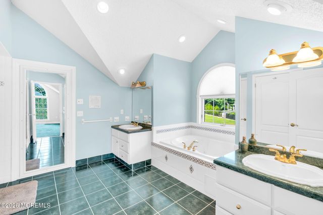 1374 Cabernet Court, Toms River, NJ 08753