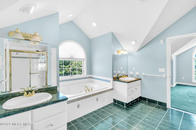 1374 Cabernet Court, Toms River, NJ 08753