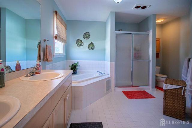 30 Brandon Avenue, Monroe, NJ 08831