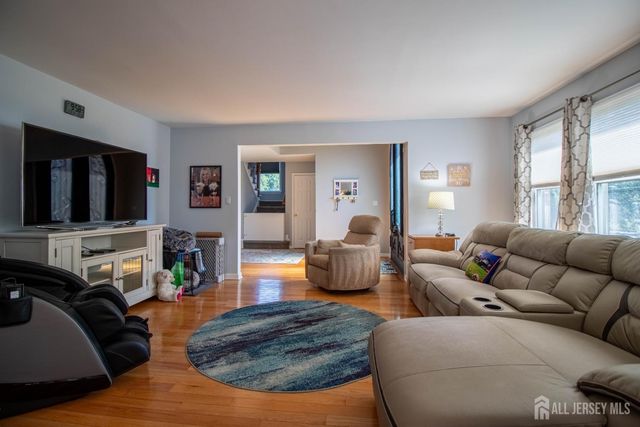 30 Brandon Avenue, Monroe, NJ 08831