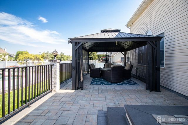 30 Brandon Avenue, Monroe, NJ 08831