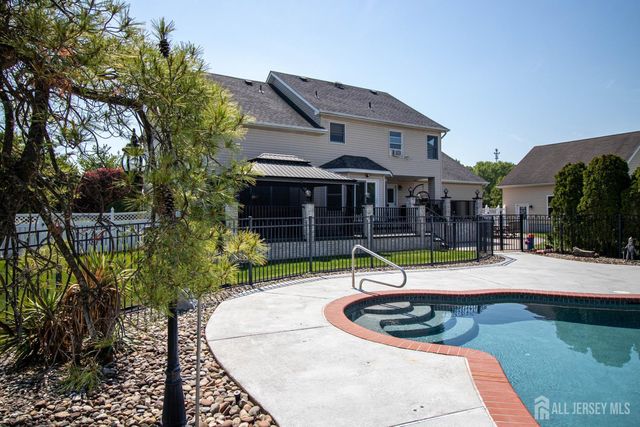 30 Brandon Avenue, Monroe, NJ 08831