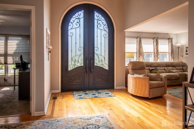 30 Brandon Avenue, Monroe, NJ 08831