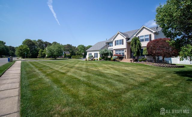 30 Brandon Avenue, Monroe, NJ 08831