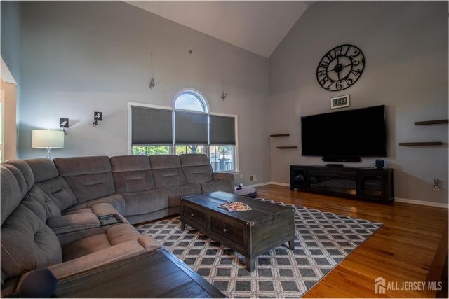 30 Brandon Avenue, Monroe, NJ 08831