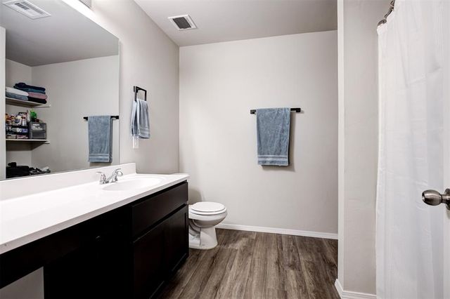 503 Fox Burrow Lane, Newcastle, OK 73065