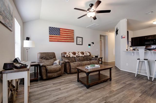 503 Fox Burrow Lane, Newcastle, OK 73065