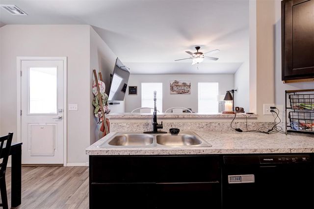 503 Fox Burrow Lane, Newcastle, OK 73065