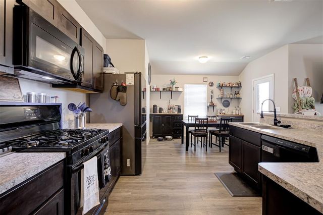 503 Fox Burrow Lane, Newcastle, OK 73065