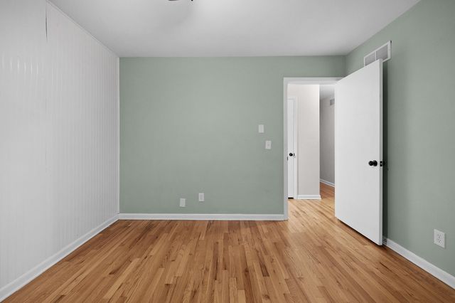 1335 Calhoun Street, Kalamazoo, MI 49006