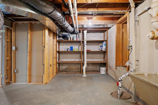 1335 Calhoun Street, Kalamazoo, MI 49006