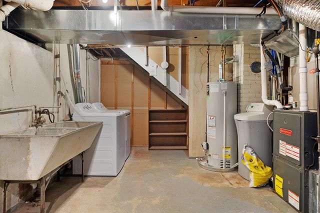 1335 Calhoun Street, Kalamazoo, MI 49006