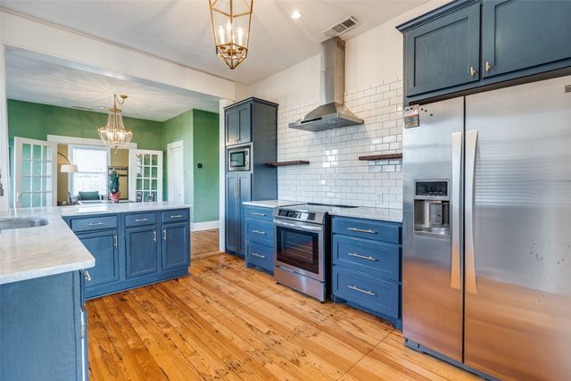 321 N Henderson Avenue, Dallas, TX 75214