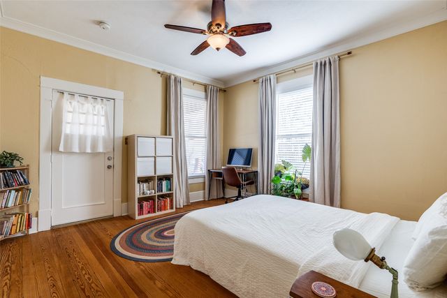 321 N Henderson Avenue, Dallas, TX 75214