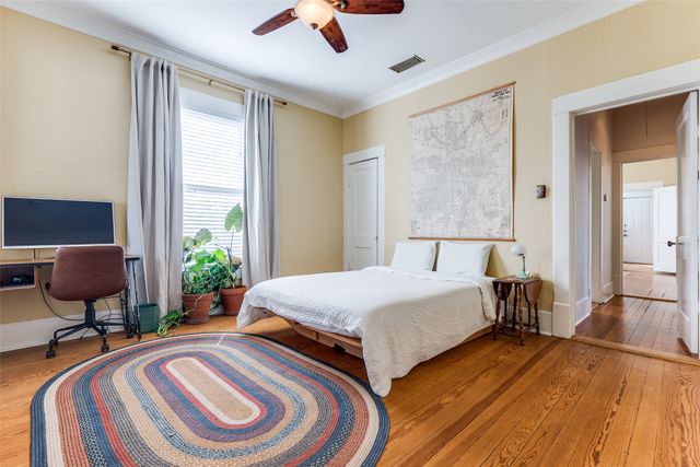 321 N Henderson Avenue, Dallas, TX 75214