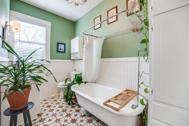 321 N Henderson Avenue, Dallas, TX 75214