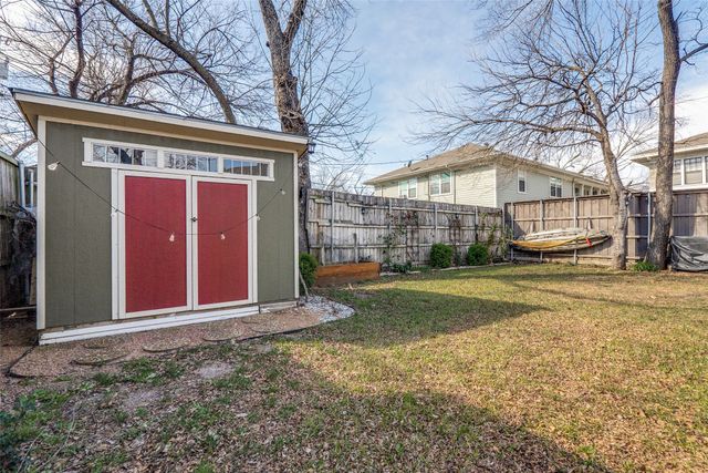 321 N Henderson Avenue, Dallas, TX 75214
