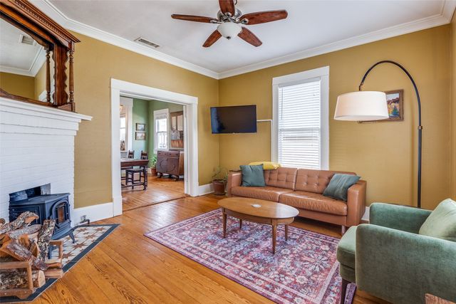 321 N Henderson Avenue, Dallas, TX 75214