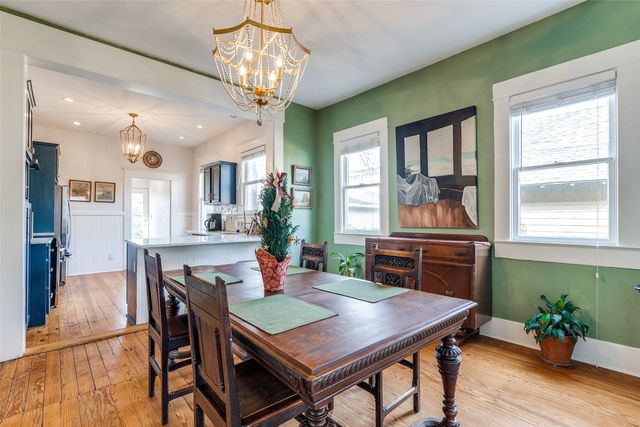 321 N Henderson Avenue, Dallas, TX 75214