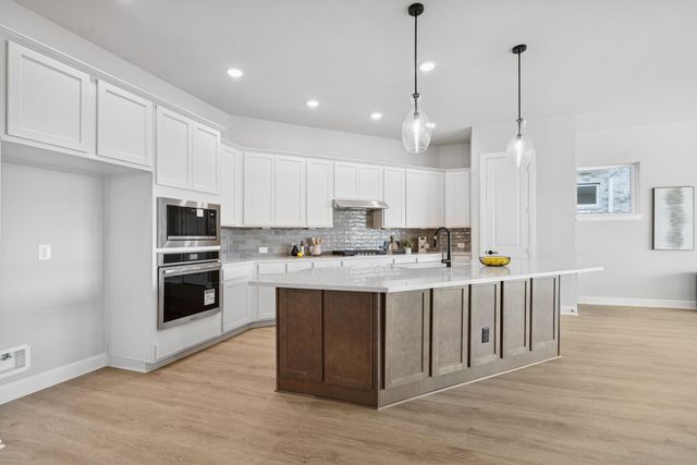 12131 Canal View Boulevard, Mont Belvieu, TX 77523