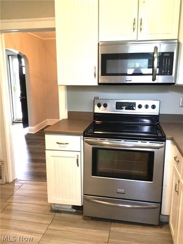 9474 Roxbury Road, Parma Heights, OH 44130