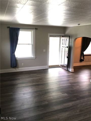 9474 Roxbury Road, Parma Heights, OH 44130