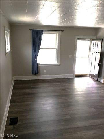 9474 Roxbury Road, Parma Heights, OH 44130