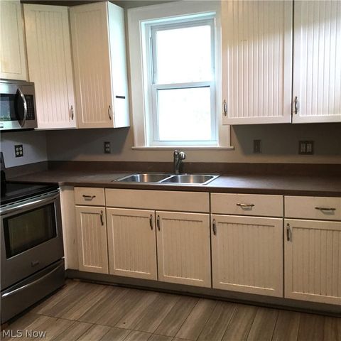 9474 Roxbury Road, Parma Heights, OH 44130