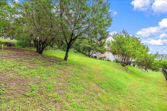 22308 Shotts DR, Spicewood, TX 78669