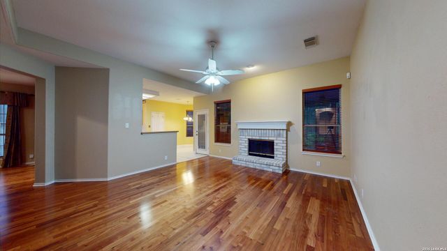 200 Nandina Ct, Cibolo, TX 78108