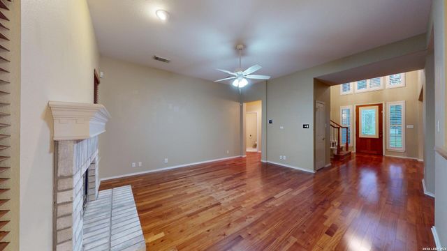 200 Nandina Ct, Cibolo, TX 78108