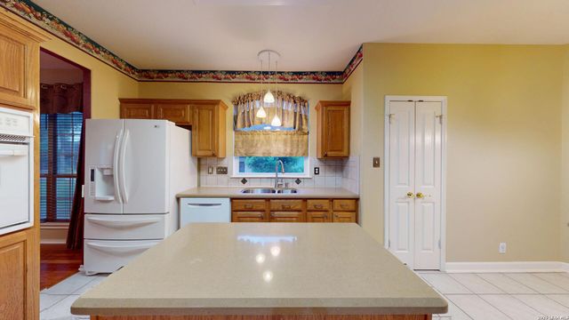 200 Nandina Ct, Cibolo, TX 78108