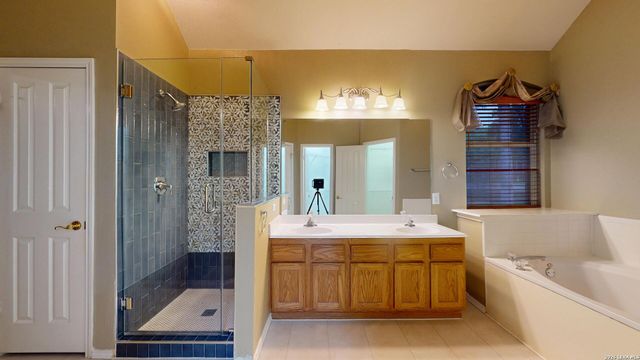 200 Nandina Ct, Cibolo, TX 78108