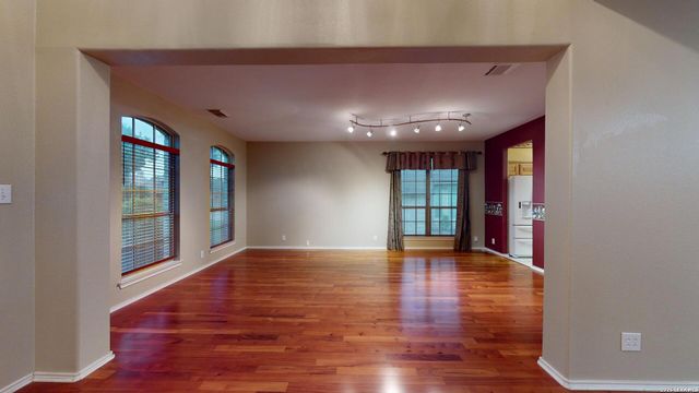 200 Nandina Ct, Cibolo, TX 78108