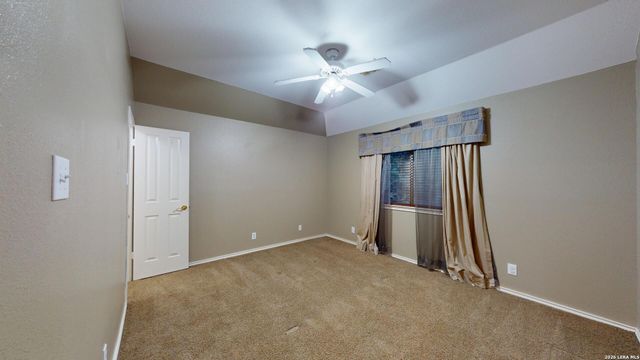 200 Nandina Ct, Cibolo, TX 78108