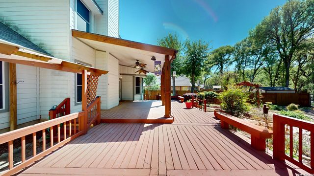 200 Nandina Ct, Cibolo, TX 78108