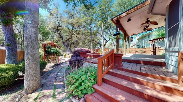 200 Nandina Ct, Cibolo, TX 78108