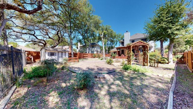 200 Nandina Ct, Cibolo, TX 78108