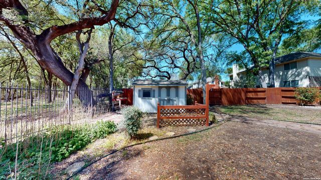 200 Nandina Ct, Cibolo, TX 78108